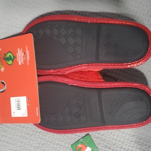 Ladies Grinch Slippers 2022 - Picture 3 of 3